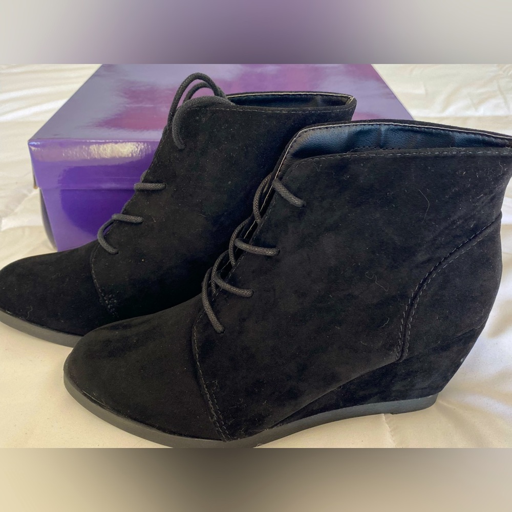 New Madden Girl Domain Wedge Black Suede Ankle Booties Boot 7.5